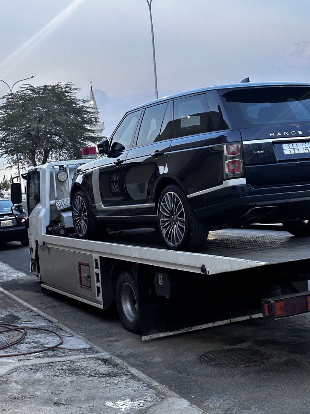 سطحة رنج روفر في حائل