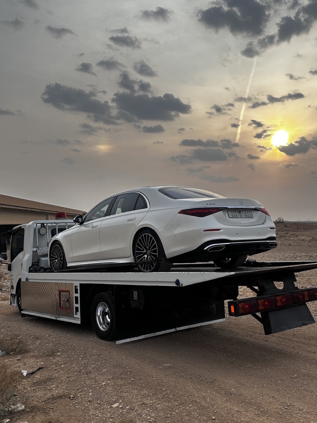 سطحة حائل لنقل السيارات في حائل